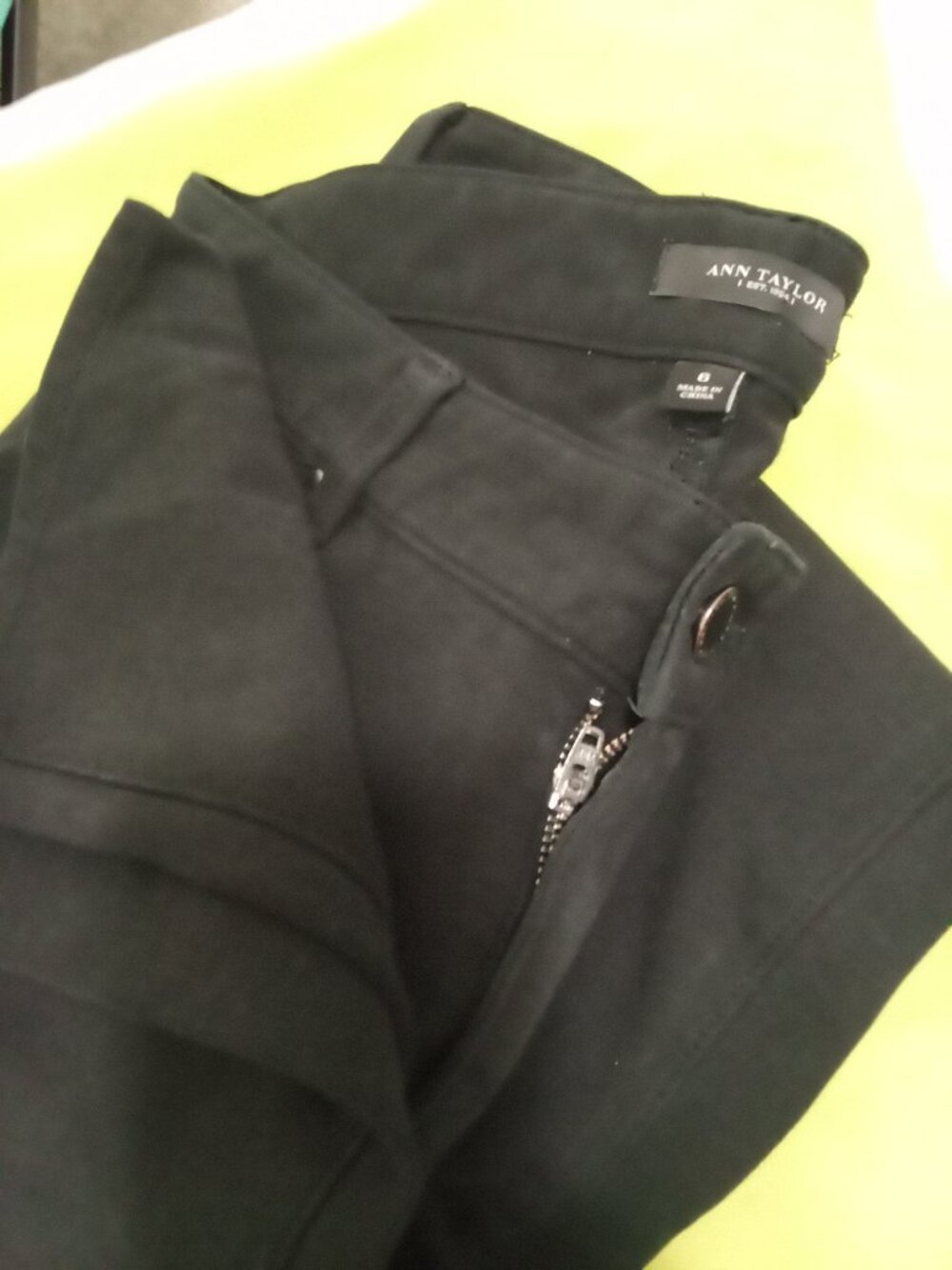 Ann Taylor size 6 soft Black Pants